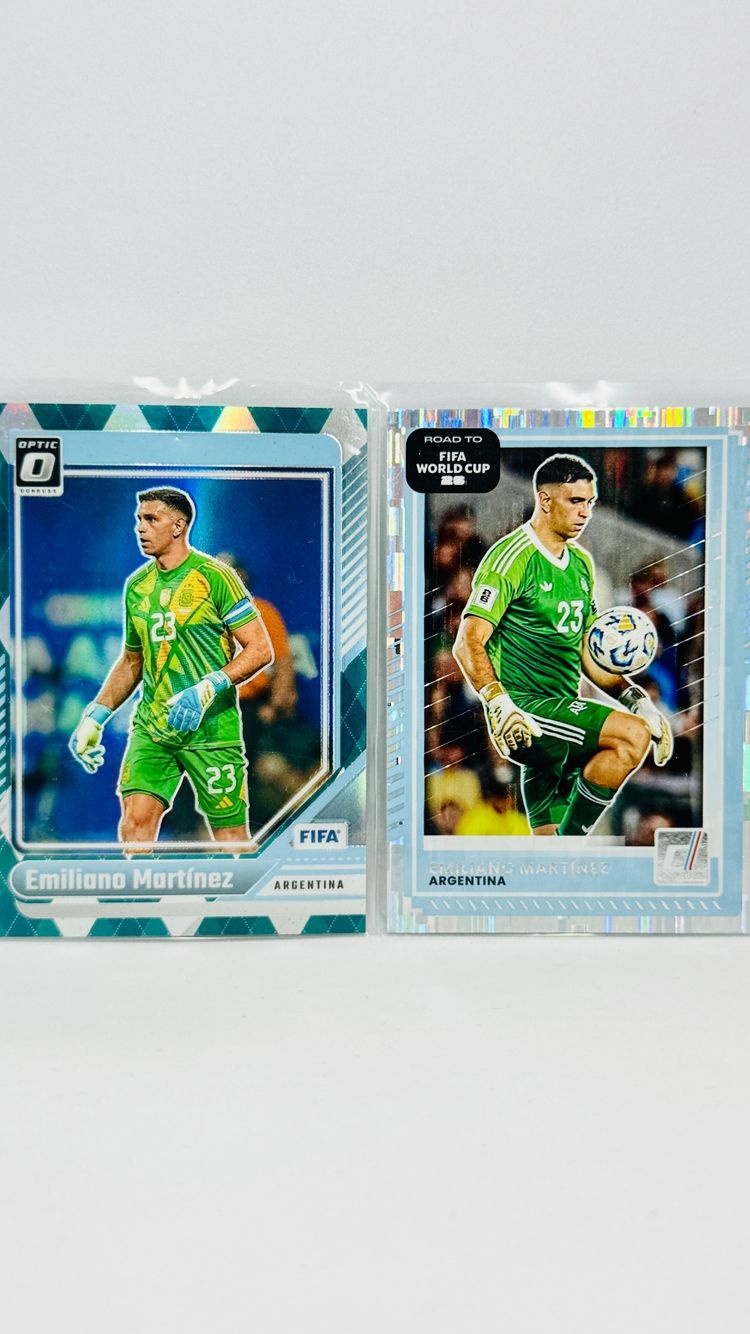 Immagine di x2 parallel - Emiliano Martínez - Argentina - Donruss - Argyle Prizm 24-25 + Silver Road to FIFA World Cup 2026 1