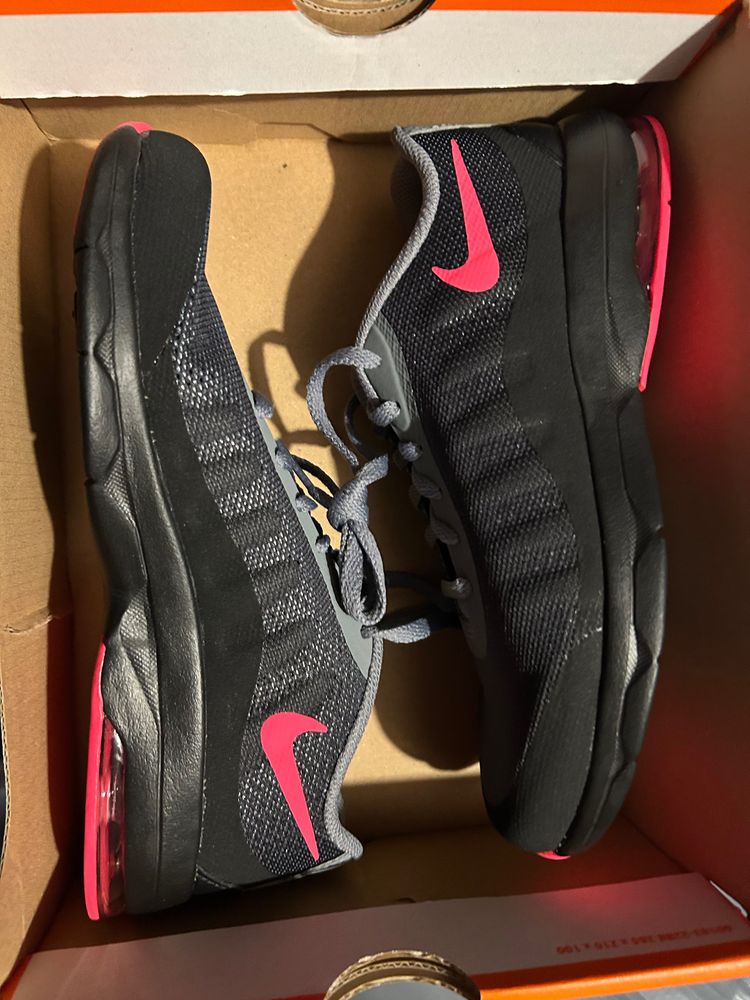 Nike Nike Black And Pink Sneakers product image