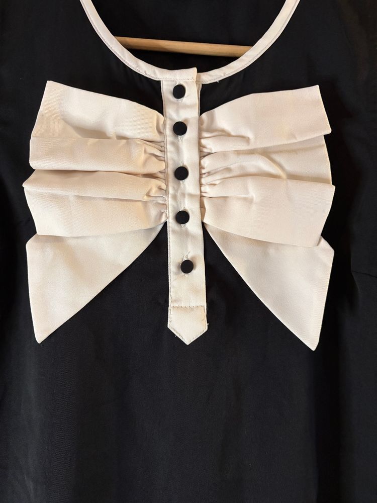 Atmosphere Sleeveless Black Dress With White Bow imagen 3