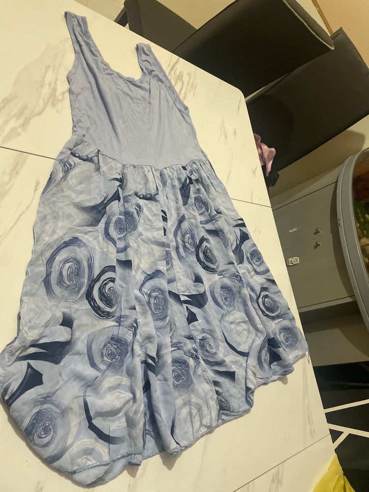 Blue Floral Sleeveless Dress image 3