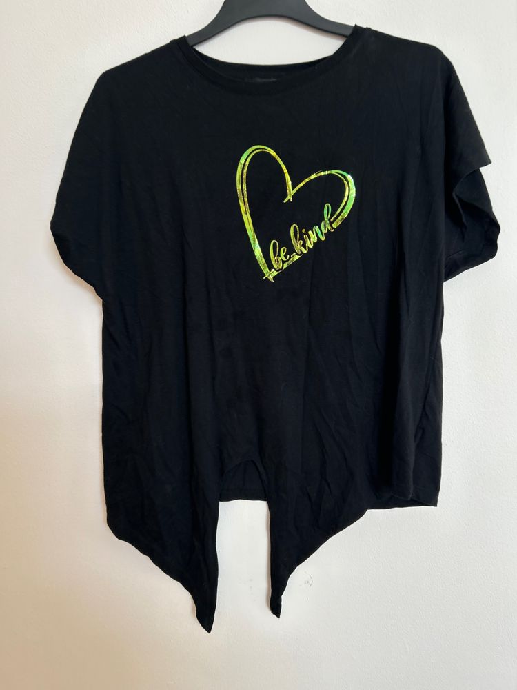 New Look New Look Black Asymmetrical Hem T-Shirt product image