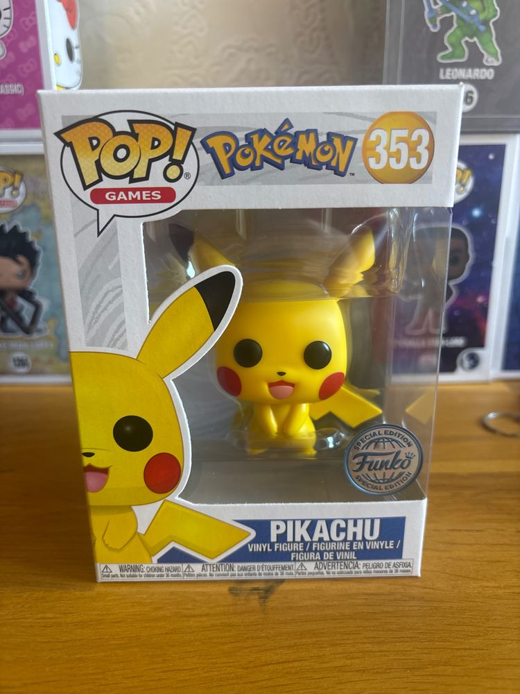 Funko Funko Pop! Games Pokémon Pikachu Vinyl Figure product image