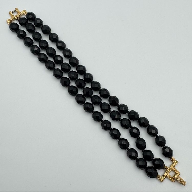 Black Beaded Bracelet With Gold Clasp obraz 4