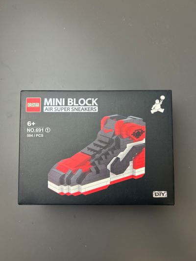 Mini Block Air Super Sneakers 504 Pieces - Red toe box black swoosh