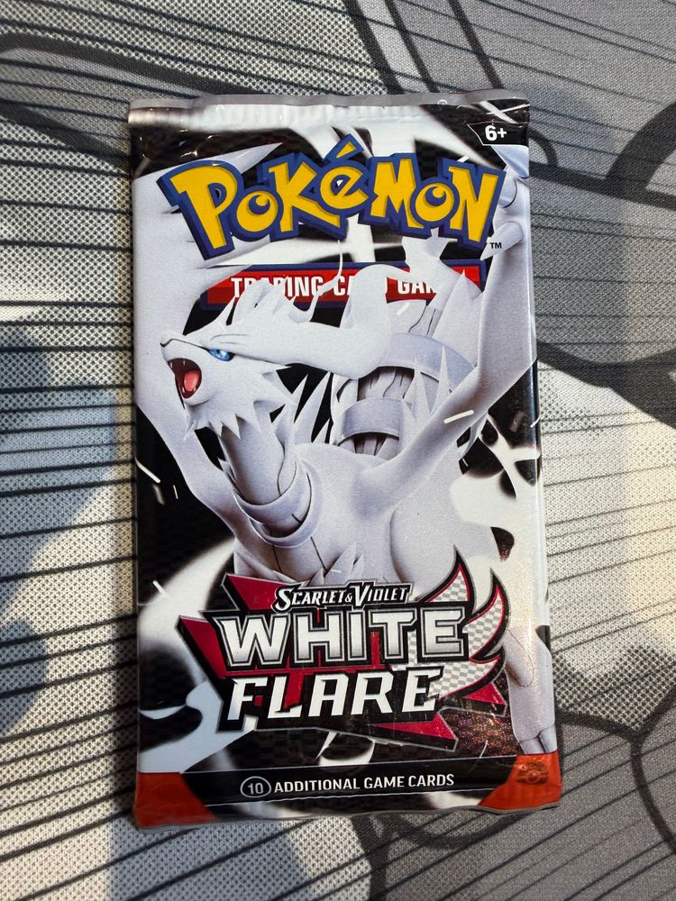 Pokémon Trading Card Game Scarlet & Violet White Flare Booster Pack
