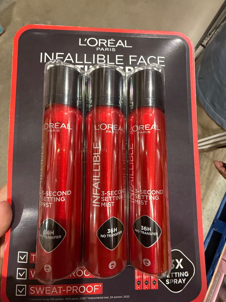 L'Oréal Paris L'Oréal Paris Infallible Face Setting Spray 3-Pack product image