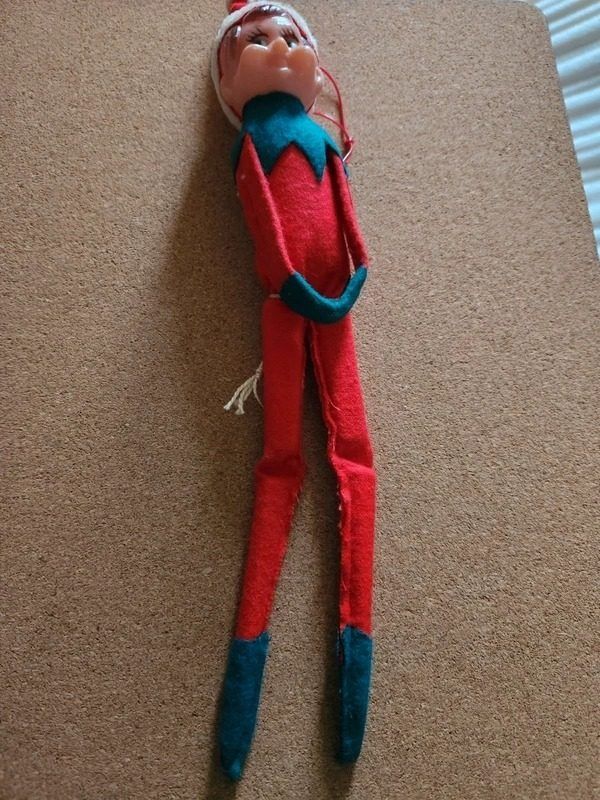 Red And Green Elf Doll obraz 3
