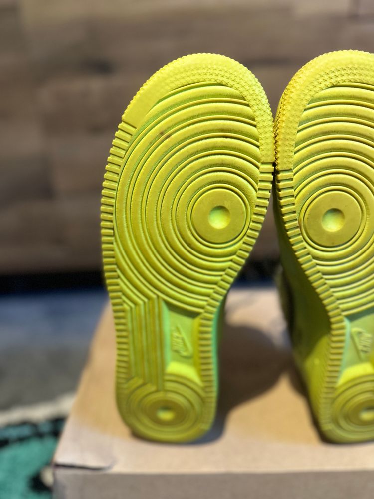 Nike Air Force 1 Off-White “Volts ” U.K. 9 5