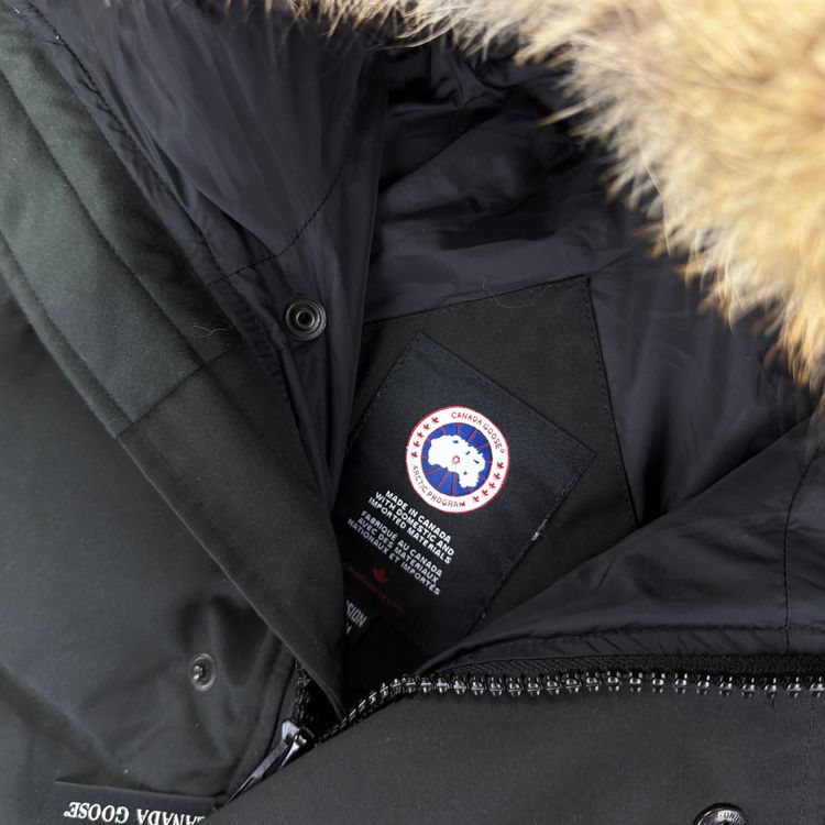 Canada Goose Men’s Black Carson Parker Jacket - Medium image 4