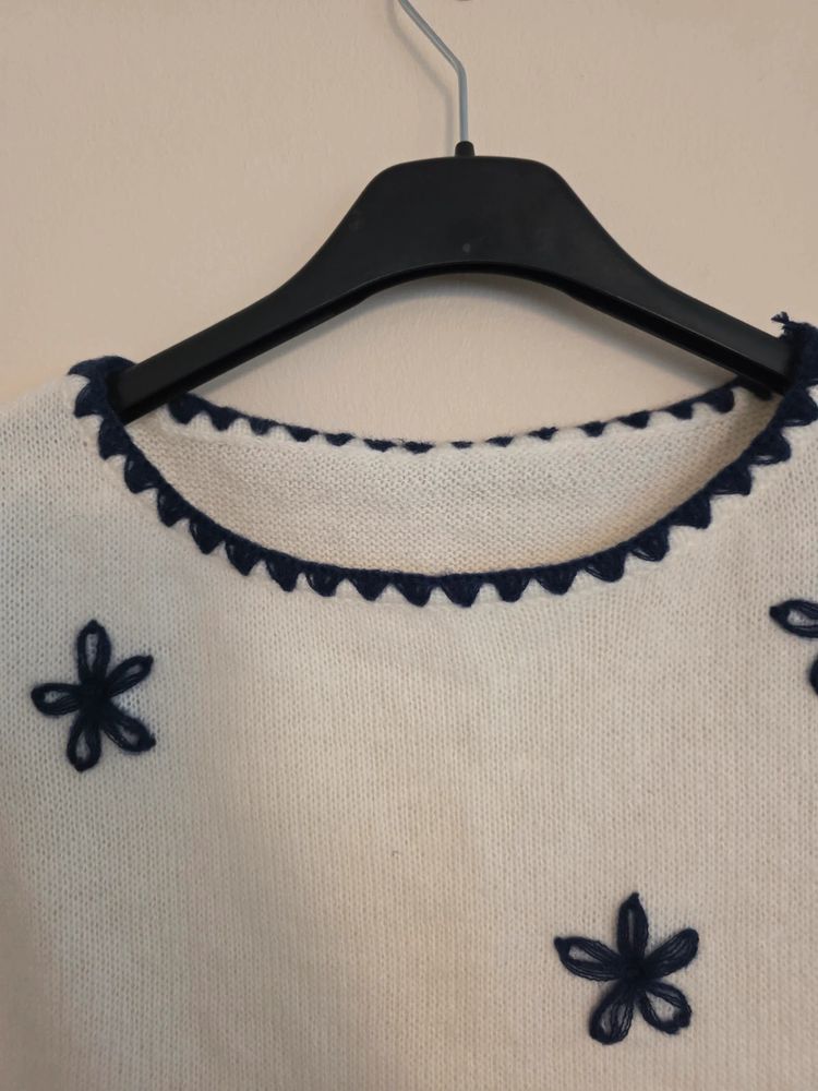 Immagine di Shein White & Navy Floral Embroidered Scalloped Trim Knit Vest Top (Size L / UK 12-14) 3