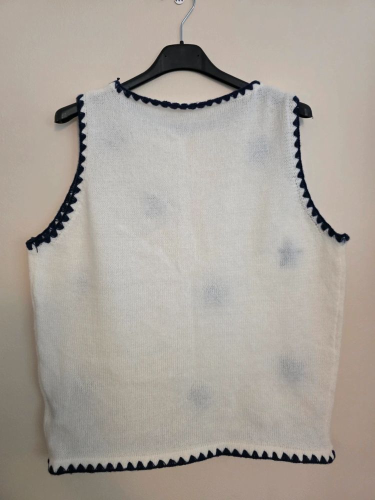 Immagine di Shein White & Navy Floral Embroidered Scalloped Trim Knit Vest Top (Size L / UK 12-14) 4