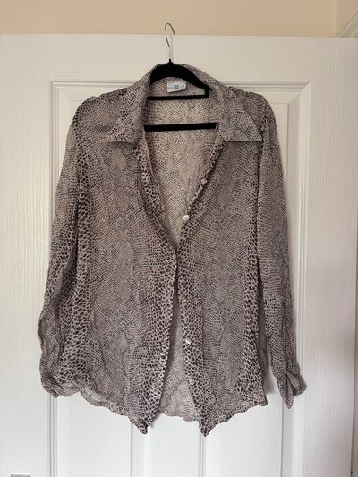 Y2k long sleeve button-up shirt