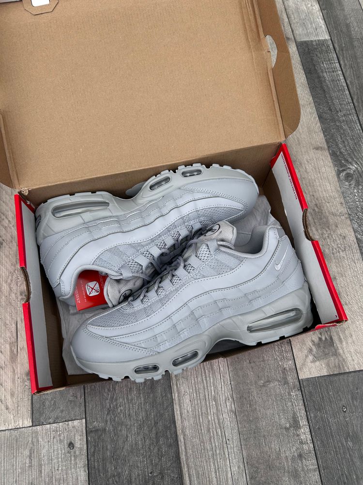 Immagine di Nike Air Max 95 OG BIG BUBBLE Trainers - ‘Triple Wolf Grey’ - Size UK 7,8.5,9  9