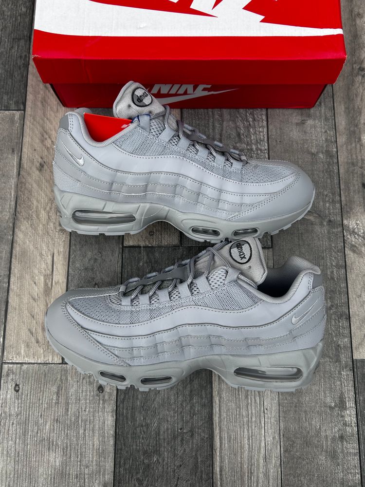 Immagine di Nike Air Max 95 OG BIG BUBBLE Trainers - ‘Triple Wolf Grey’ - Size UK 7,8.5,9  2