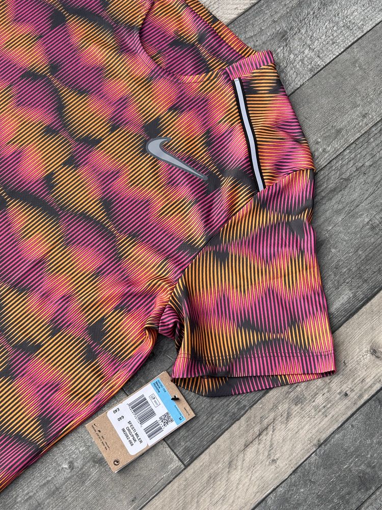 Nike Dri-Fit Festival Miler T-shirt & Short Set - ‘Rhubarb’ - Size Medium   obraz 3