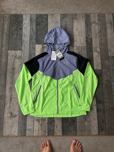 Nike ColourBlock Miler Repel Packable Windrunner - Size Medium - HV6521-506