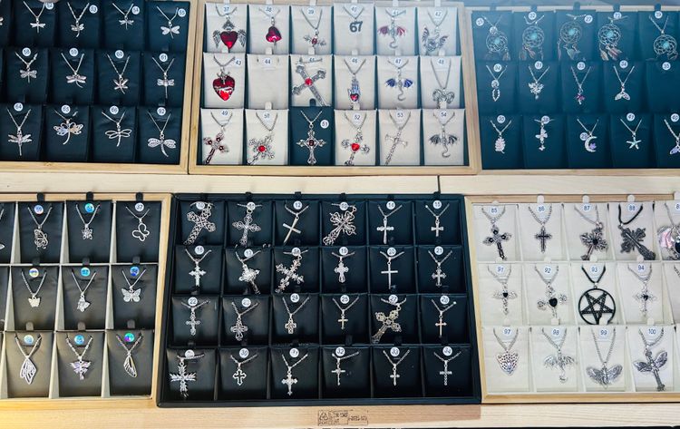 Other 21 x  Silver tone Pendant and Necklaces product image
