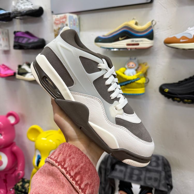 UK 7.5 Jordan 4 RM Dark Mocha (Brand New)