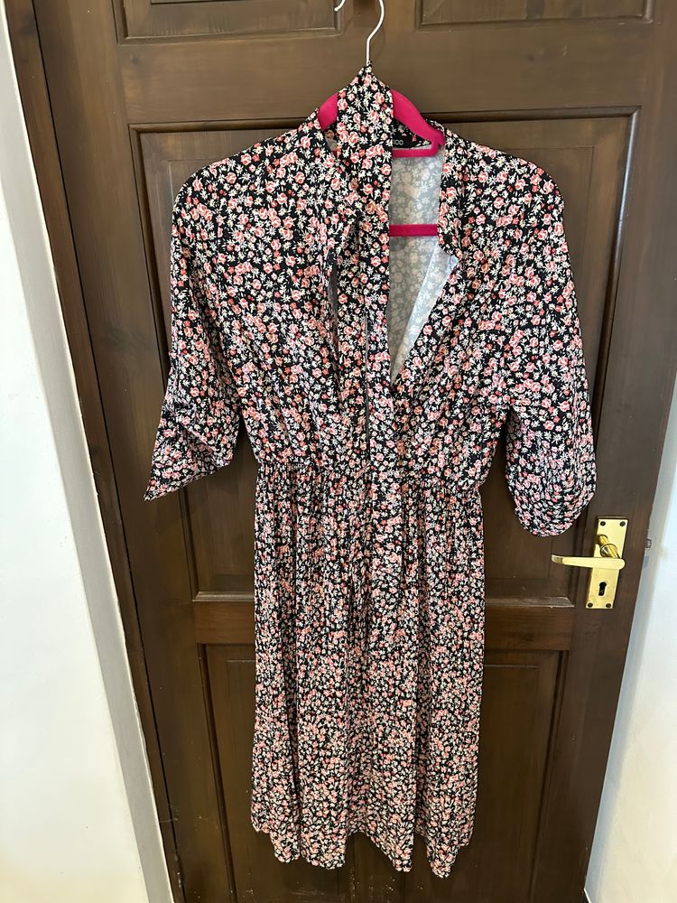 Boohoo Boohoo flower dress  product image