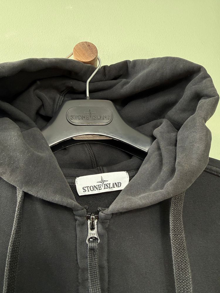 Stone Island Black Zipped Hoodie obraz 6