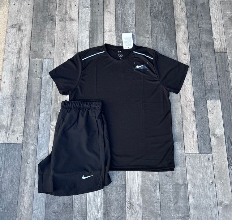 Immagine di Nike Dri-Fit Miler T-shirt & Short Set ‘Black Graphic Print’ - Size Medium  2