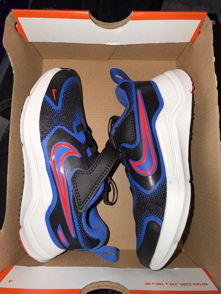 Nike UK10 Nike Cosmic Runner (Psv) Kids Shoes product image