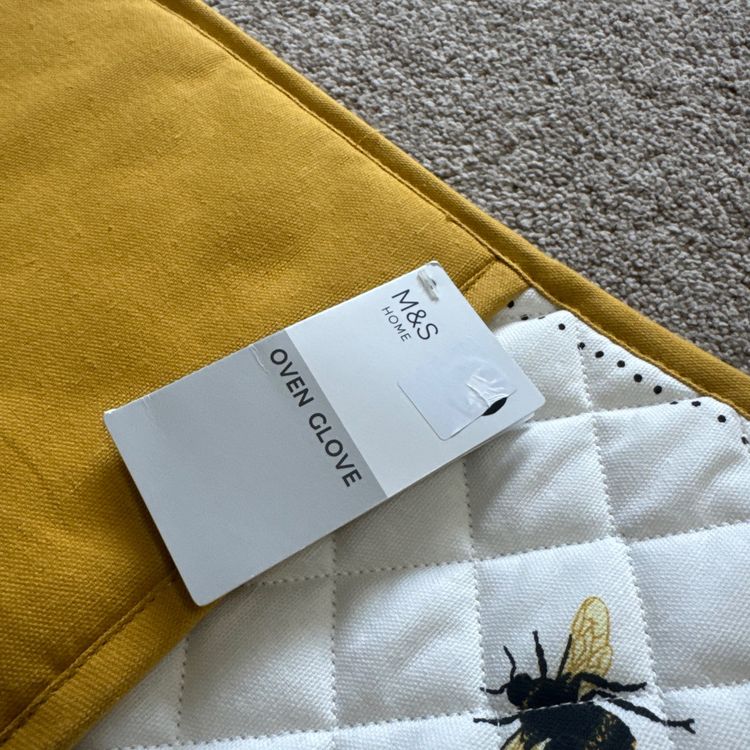 M&S Home Oven Glove image 7