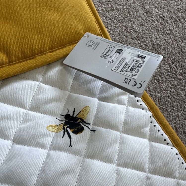 M&S Home Oven Glove image 1