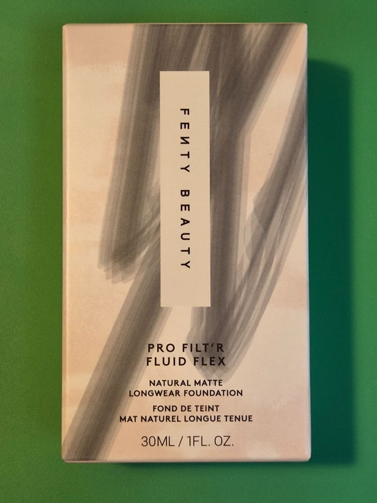 Immagine di Fenty Beauty Pro Filt'R Fluid Flex Natural Matte Longwear Foundation 1