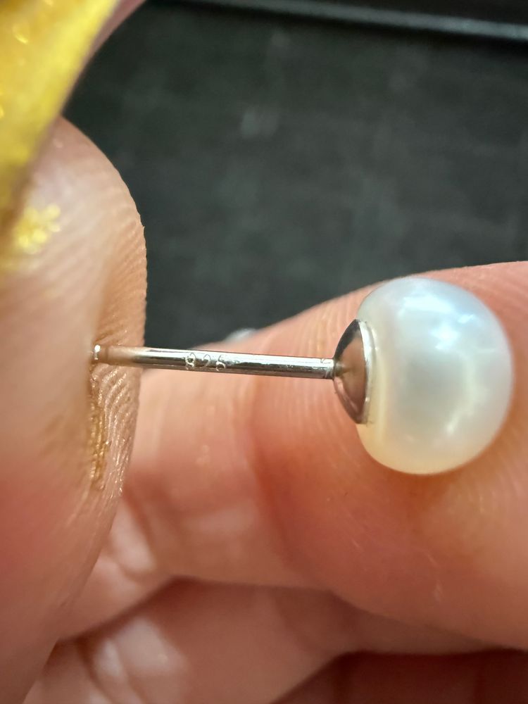 Immagine di Freshwater Pearl Stud Earrings 2