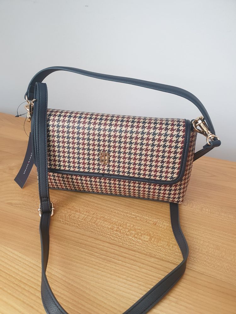 Houndstooth Pattern Shoulder Bag
