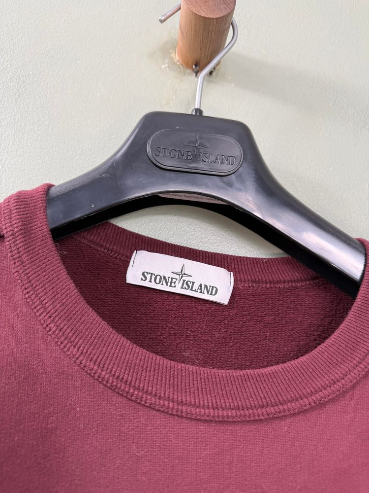Stone Island Burgundy Jumper obraz 3
