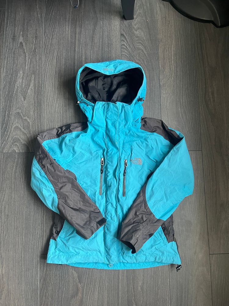 Blue and Black Goretex North Face Ski Jacket