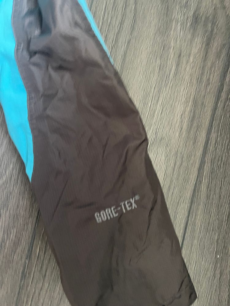 Blue and Black Goretex North Face Ski Jacket imagen 4