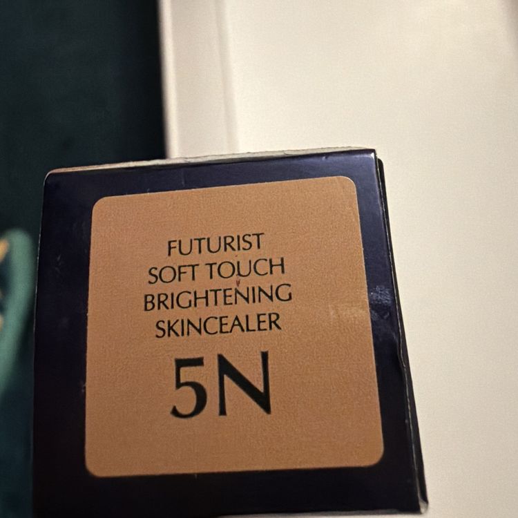 Estée Lauder Futurist Soft Touch Brightening Skincealer Concealer 5N BNIB image 2