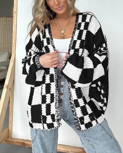 Black And White Checkered Knit Cardigan obraz 2