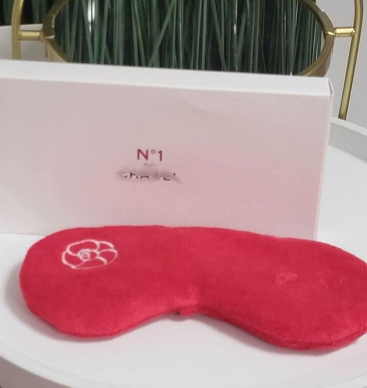 Chanel N°1 Eye Mask