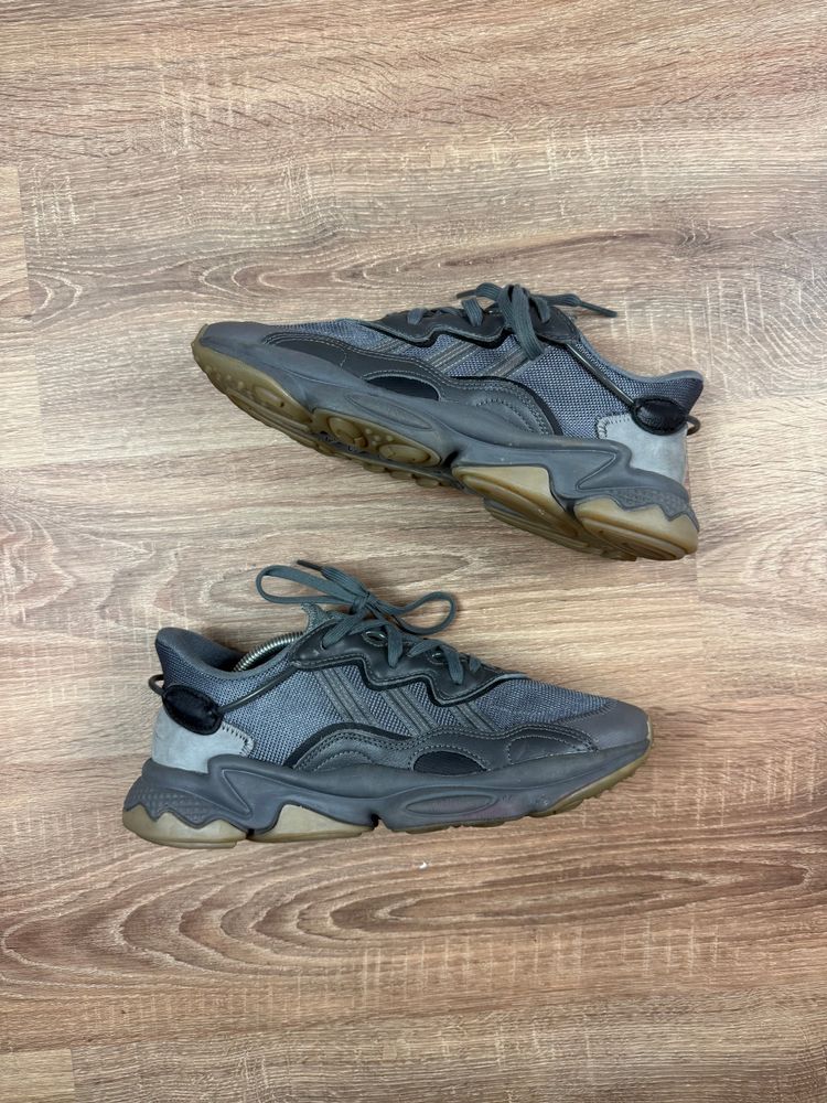 Immagine di 2022 Adidas Ozweego 'Grey Gum' UK9 2