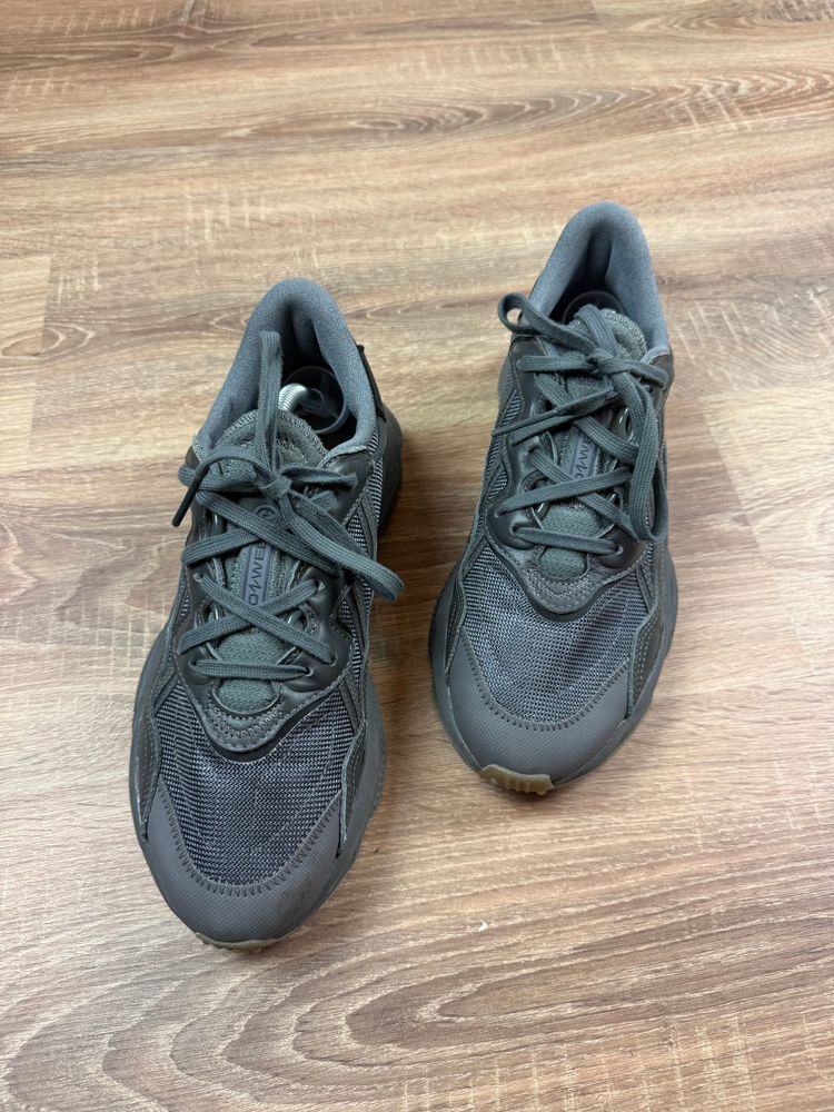 Immagine di 2022 Adidas Ozweego 'Grey Gum' UK9 10