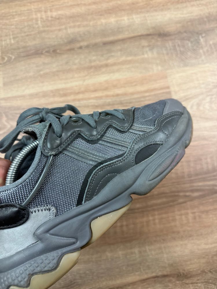 Immagine di 2022 Adidas Ozweego 'Grey Gum' UK9 9