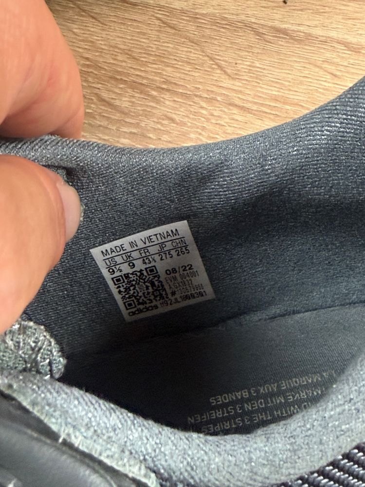 Immagine di 2022 Adidas Ozweego 'Grey Gum' UK9 4