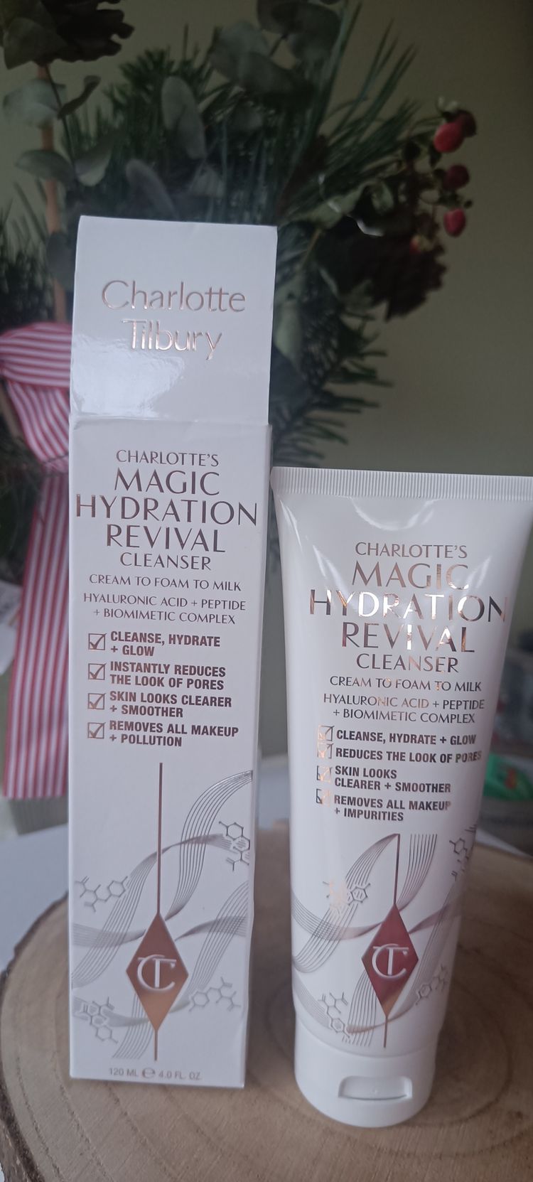 Charlotte Tilbury Magic Hydration Revival Cleanser