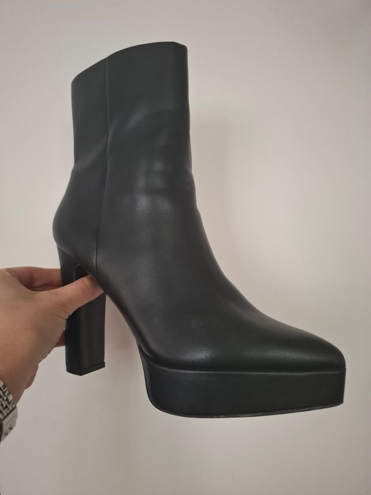 Black High-Heeled Ankle Boots Even&Odd  2