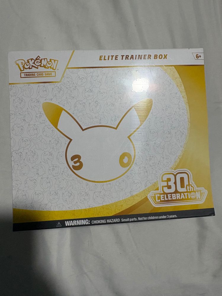 Pokémon Elite Trainer Box 30Th Celebration image 1
