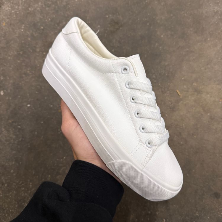 (New in Box) White Leather Low-Top Sneaker - Jianle