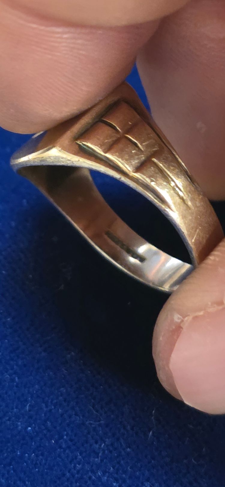 Immagine di 925 sterling silver gold plated Men'S Ring With Engraved Design 6