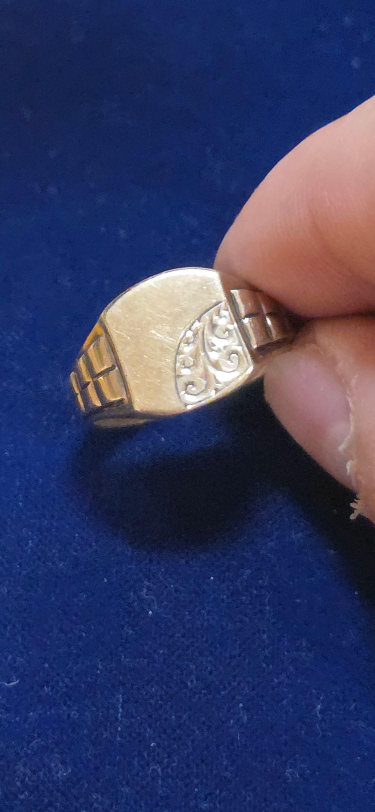 Immagine di 925 sterling silver gold plated Men'S Ring With Engraved Design 3