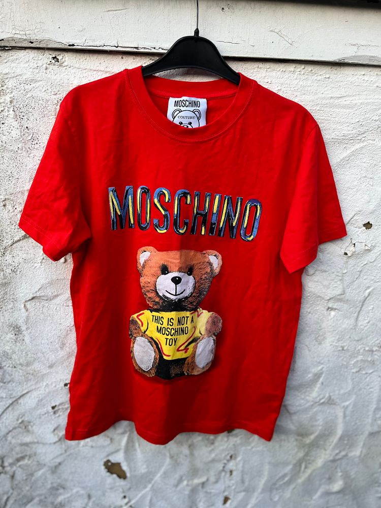 Moschino tee medium