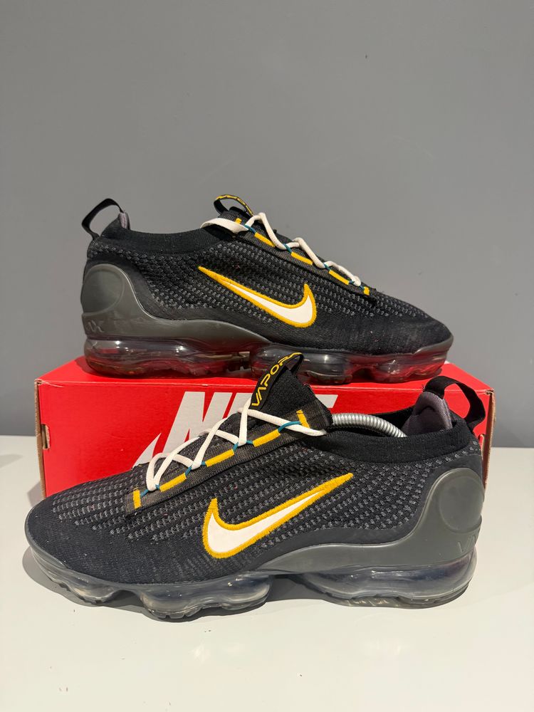 Nike Air VaporMax 2021 FK Black University Gold – UK 10 image 1