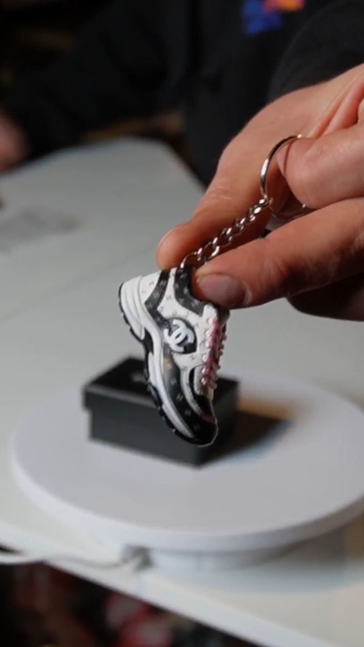 Chanel Chanel Key Ring Black/white  zdjęcie produktu